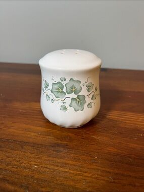 Corelle Coordinates Callaway (Green Ivy) Salt/Pepper Shaker